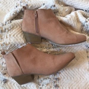 Old Nave wedged heels